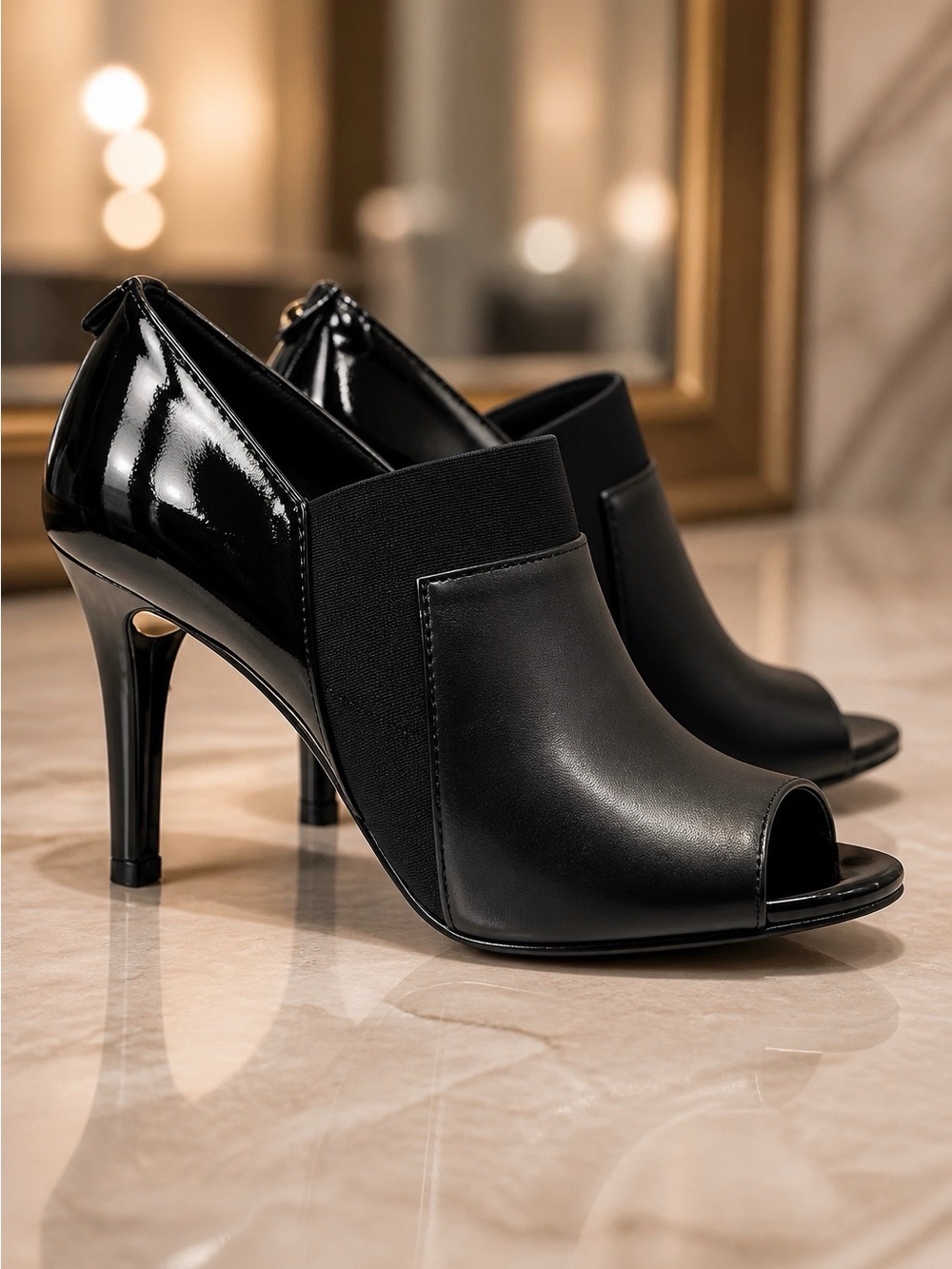 BLACK ANNE KLEIN PATENT BACK LEATHER FRONT S-8.5